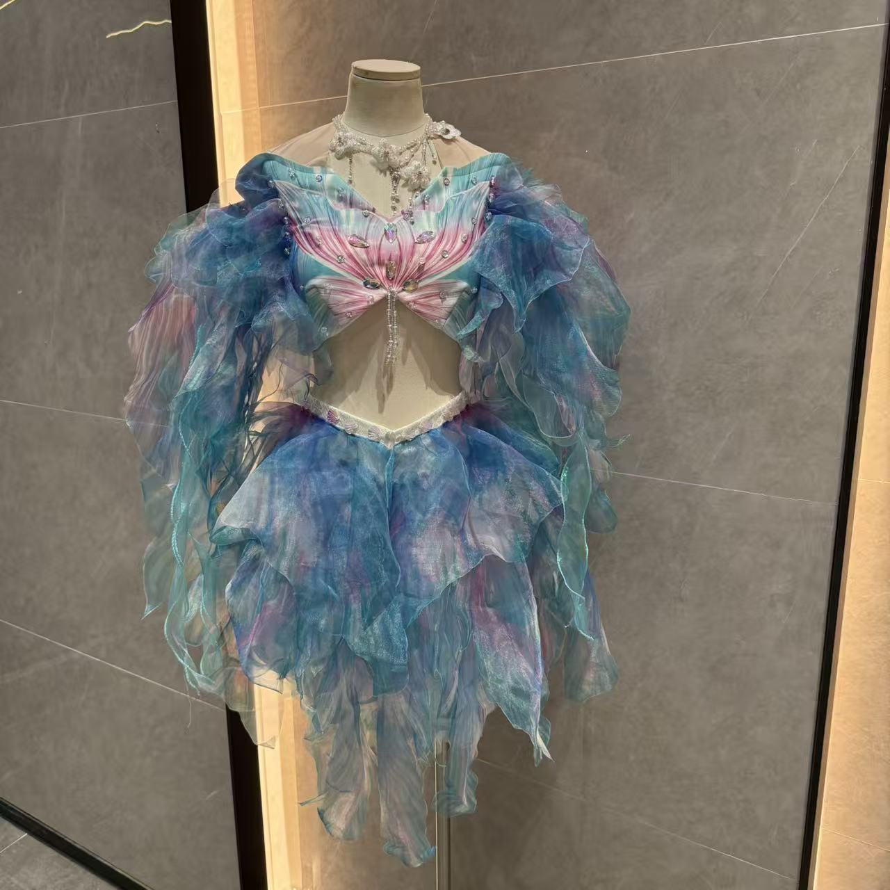 Aquarium & Marine Museum Kota Kinabalu - Falda de Sirena para Baile Acuático,